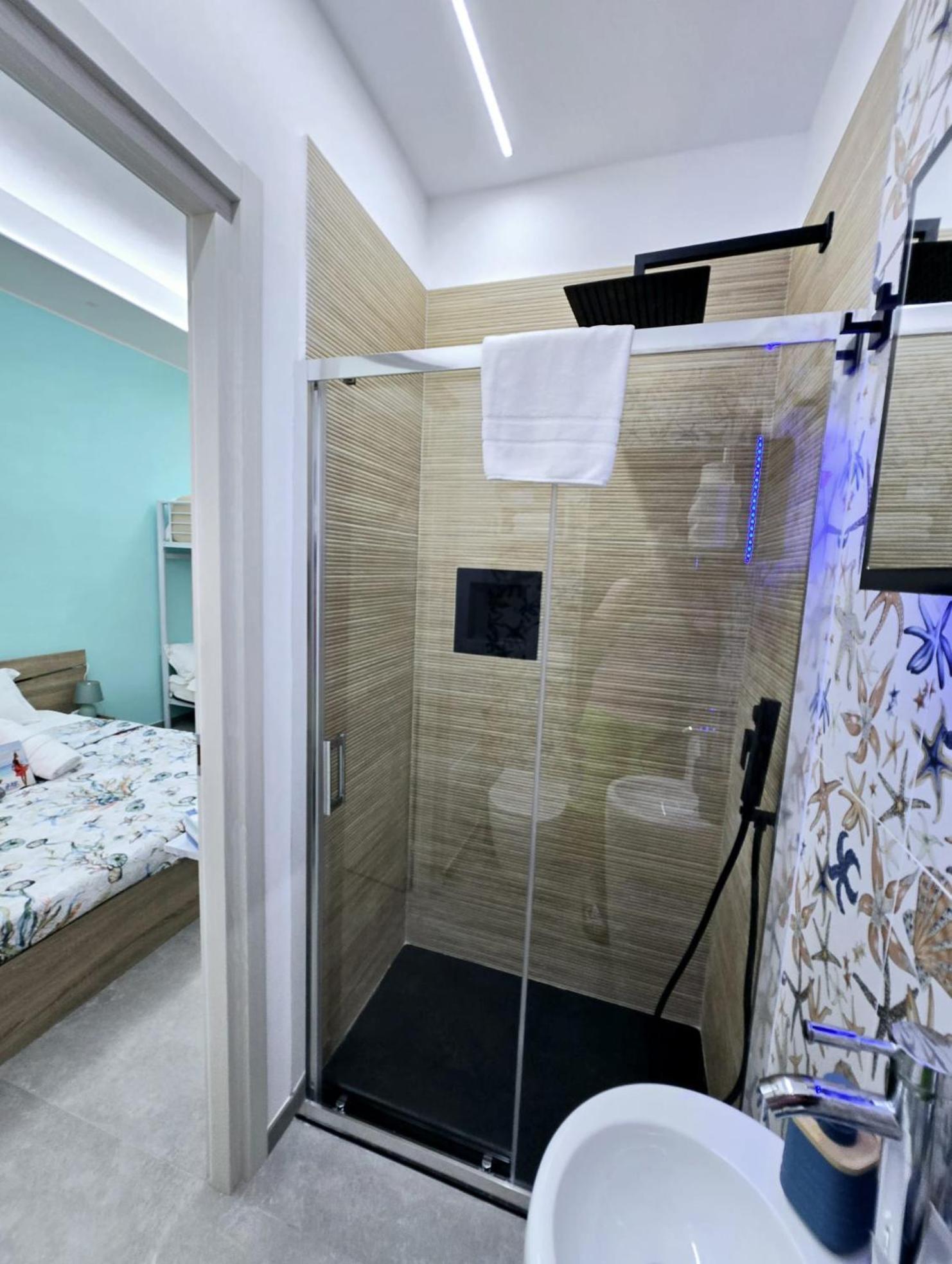 Aquamarina Rooms 切萨雷奥港 外观 照片